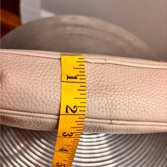 🤍👜Michael Kors Cream Pebbled Leather Crossbody - Picture 7 of 14